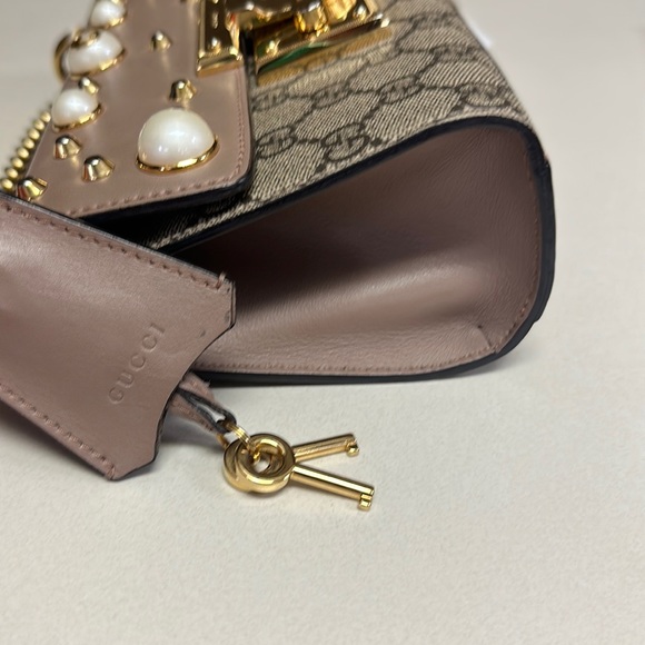 🔥🔥🔥Authentic Gucci Studded Pearl Padlock Small GG Shoulder Bag - Picture 9 of 15